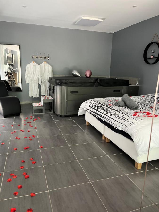 Love Room - La Parenthese Saint-Bauzille-de-la-Sylve Exteriér fotografie